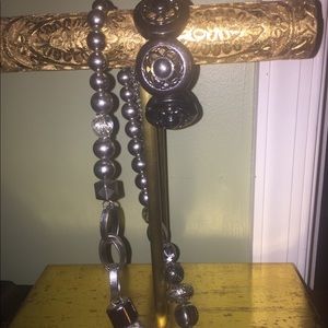 Chunky necklace and bangle set